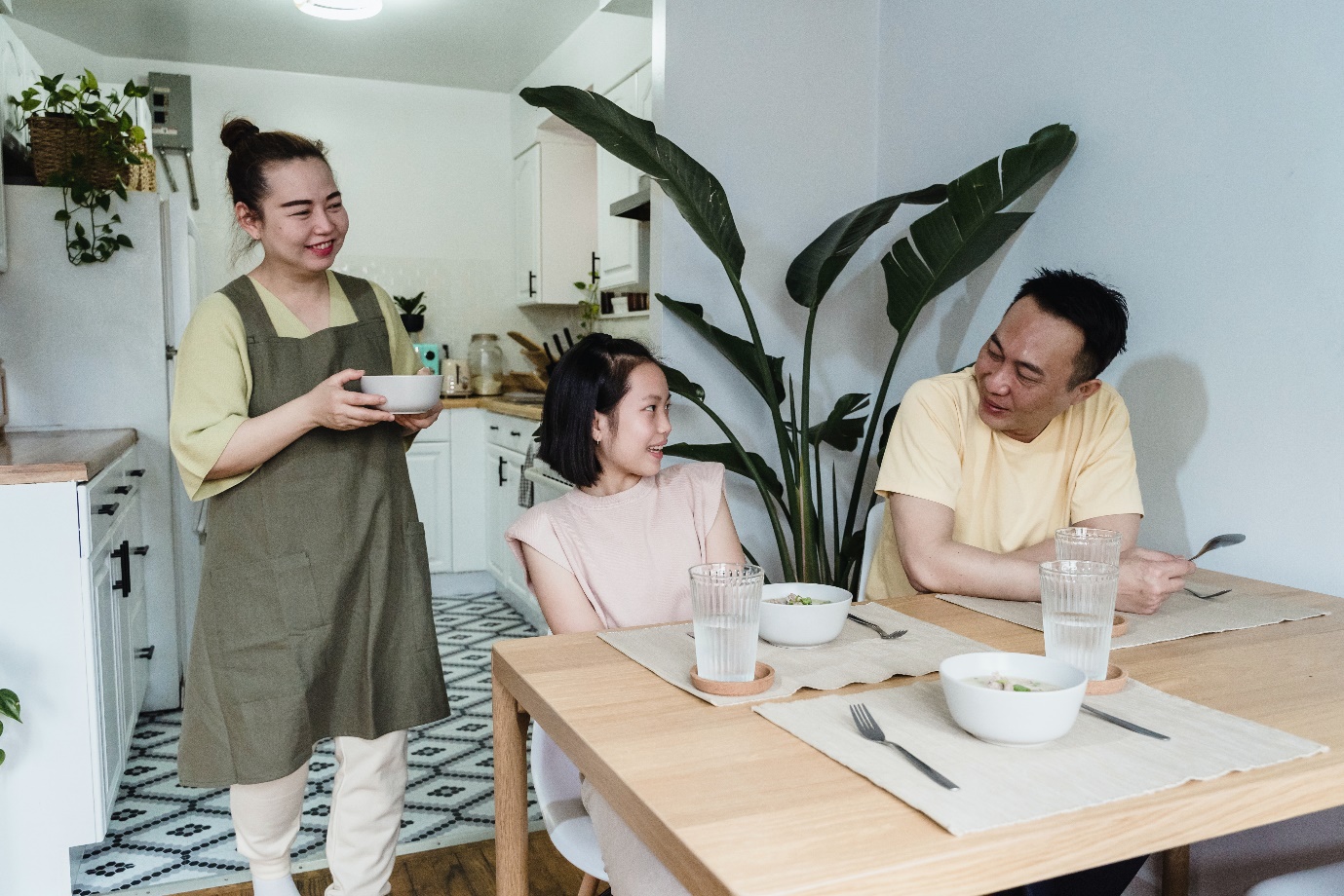 There are many benefits to hire a domestic helper to support you in raising kids. Are you aware of the costs to employ a domestic helper in Singapore?